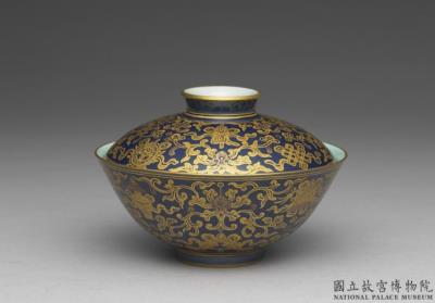 图片[3]-Lidded bowl with gold tracing on cobalt blue glaze, Qing dynasty, Qianlong reign (1736-1795)-China Archive